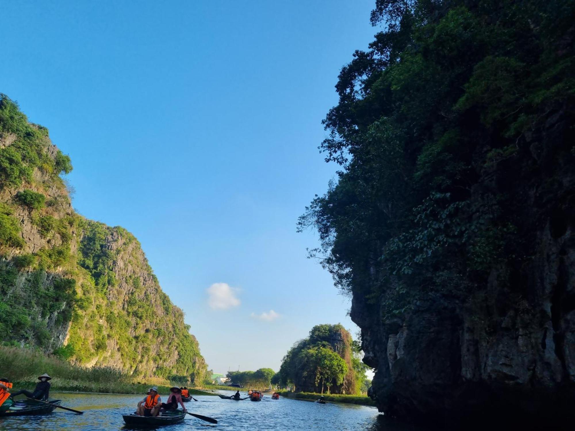 Phi Hung'S Unique Homestay นิญบิ่ญ ภายนอก รูปภาพ